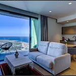 Mercury Tower With Pool Access Appartement *