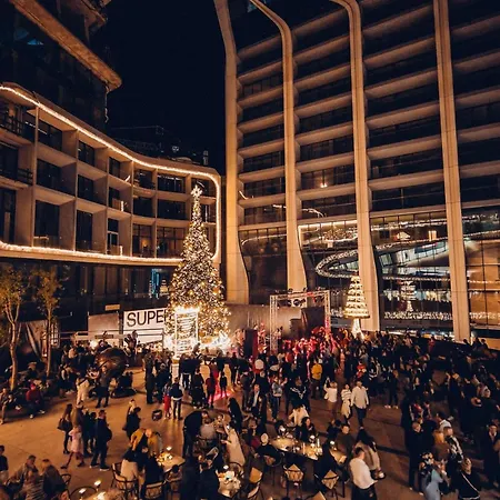 アパート Mercury Tower With Pool Access