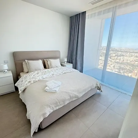 Mercury Tower With Pool Access * Saint Julian's