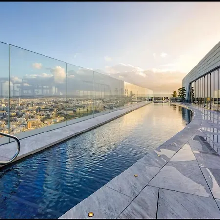 Mercury Tower With Pool Access アパート