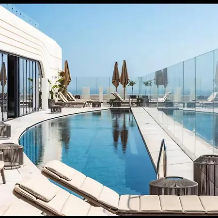 Mercury Tower With Pool Access