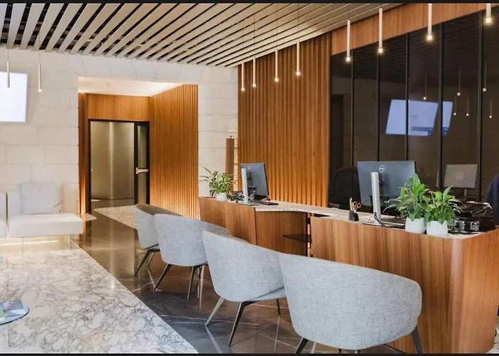 Mercury Tower With Pool Access Appartamento