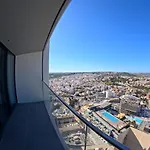 Mercury Tower With Pool Access Διαμέρισμα *