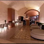 Διαμέρισμα Mercury Tower With Pool Access