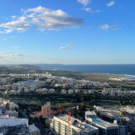 Mercury Tower With Pool Access דירה