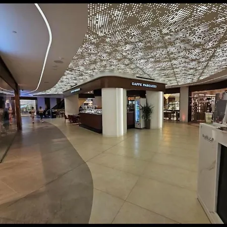 דירה Mercury Tower With Pool Access