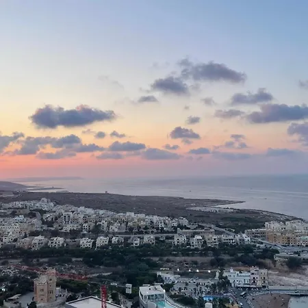דירה Mercury Tower With Pool Access *