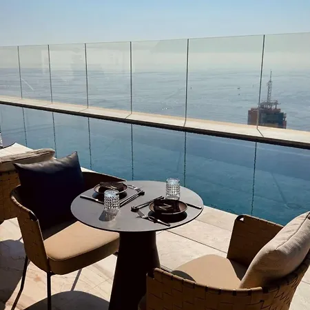 דירה Mercury Tower With Pool Access *