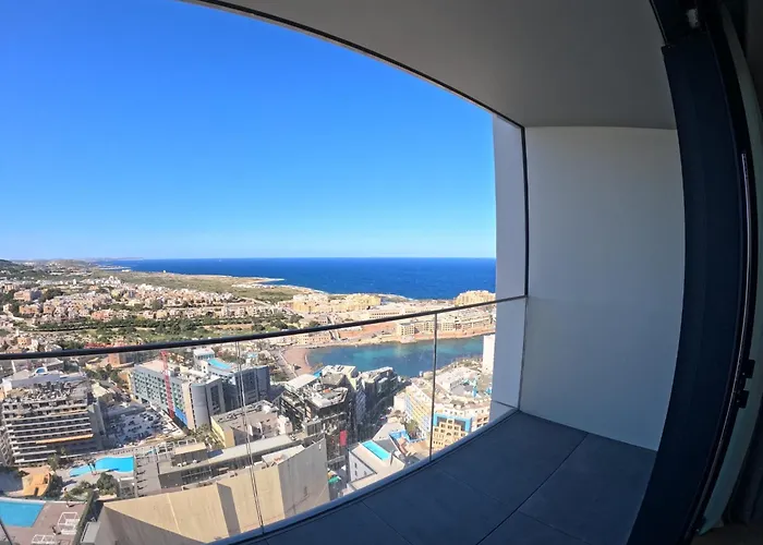 Mercury Tower With Pool Access