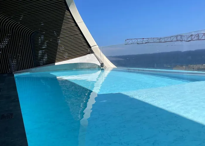 Mercury Tower With Pool Access Apartamento