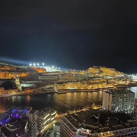 Mercury Tower With Pool Access