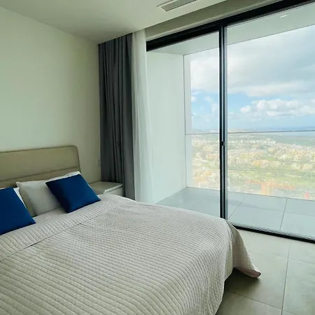 Mercury Tower With Pool Access *