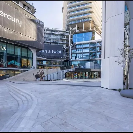 Mercury Tower With Pool Access Apartman