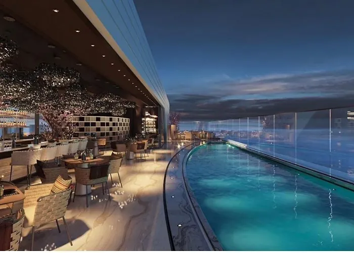 Mercury Tower With Pool Access *